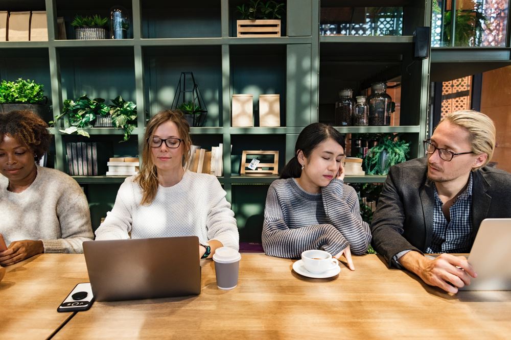 menurunkan turnover karyawan